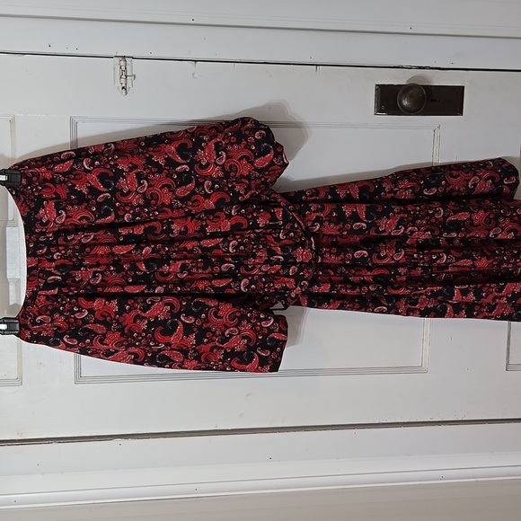 Ophelia Roe Paisley Print Red and Black Belted Puff Sleeve V Neck Notch Dress - Picture 5 of 6